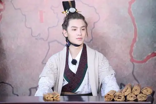 黄明昊的古装扮相还不错啊,少年王侯

