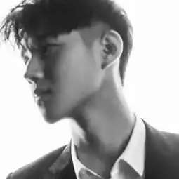 2018最新男生头像黑白侧脸伤感众口难调过得开心就好
