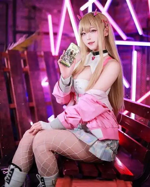 韩国美女cos妮姬胜利女神美图性感好身材展示
