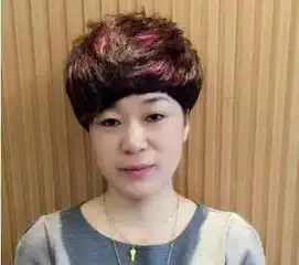 40岁女性别乱剪短发有这3个特征,留长发会更减龄,又洋气
