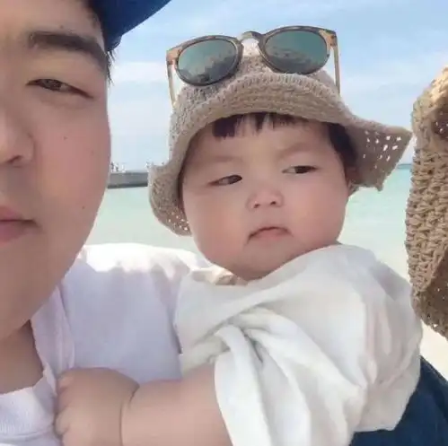 女儿长得像爸爸爸爸这种基因最容易遗传孩子,不论男孩女孩
