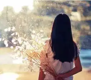 姑娘,该结束的感情,就让它结束
