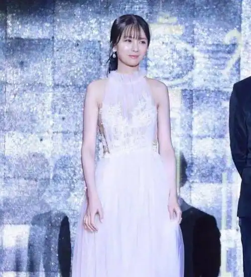 沈梦辰的脸越来越像吴昕和韩雪比衣品高级感也不够
