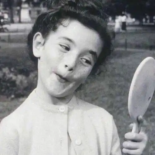 真的是女孩普遍像爸爸男孩普遍像妈妈么
