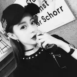 意境唯美的女生头像保持爱你
