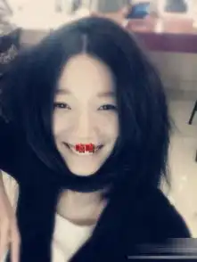 阿雅扮猪鼻子周冬雨瞪眼盘点明星自拍丑照组图
