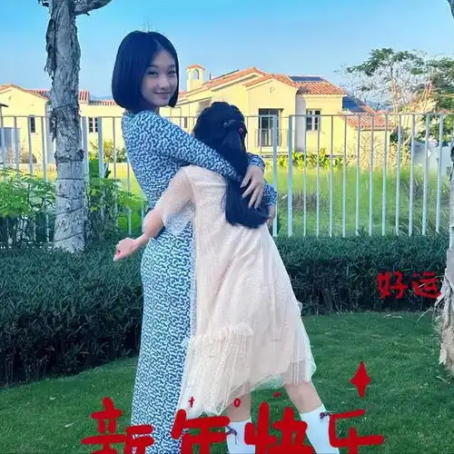 马伊琍女儿父亲节晒照,与爸爸文章罕见同框,父女歪头卖萌超有爱
