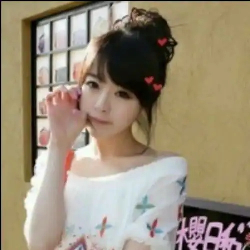 我现在的女朋友交往半年了是前女朋友的妹妹,现在她们家死活不答应我们在一起,我该怎么办
