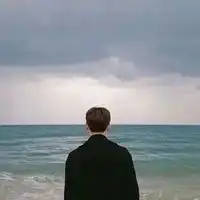 qq头像寂寞的背影男
