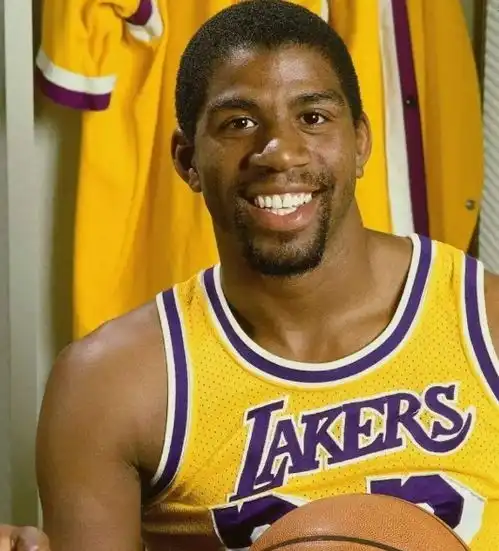 科比总决赛共得到937分,排nba第十一,他前面十人都是谁
