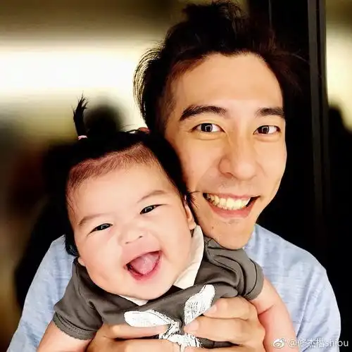 做一个有爱又会给宝宝搭配与拍照的新时代潮爸潮妈
