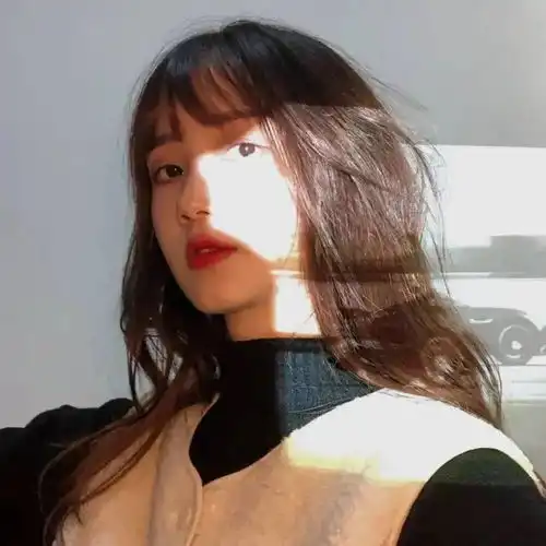 头像丨年纪轻轻不知道这世上除了爱还有名利世俗
