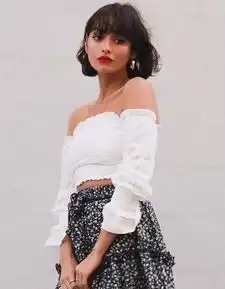 短发裙子风情万种
