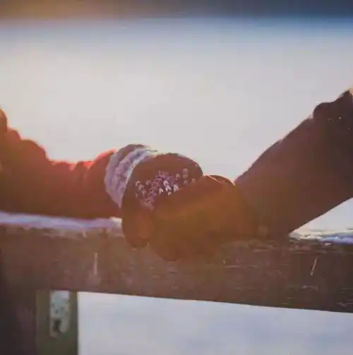 佛系青年的时代已经过去,现在流行真青年
