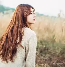 湖外女生李欣薄纱透视装柔美身线尽显
