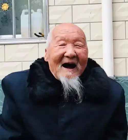 117岁郏县老人张学礼被确认为中国健康长寿老人
