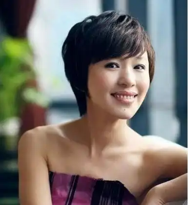 欧阳夏丹父亲病逝母亲患癌,43岁仍未婚,今消失127天去哪了
