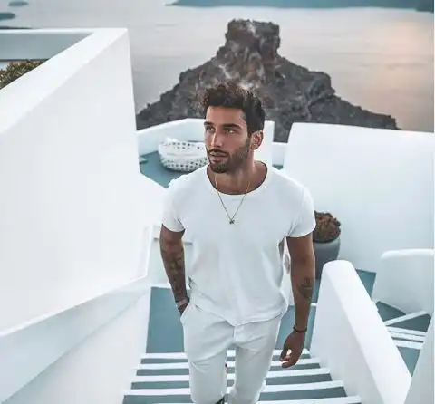 励志人生世界很大,请带着坚持努力成长生活
