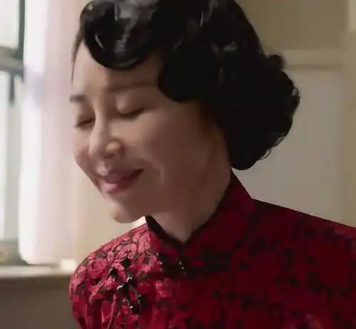 秦岚的背,宋轶的腰,许晴的腿,这六位女星性感起来简直迷死人
