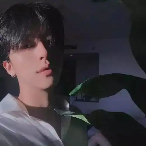 男头心里住着怪兽嘴上硬装温柔
