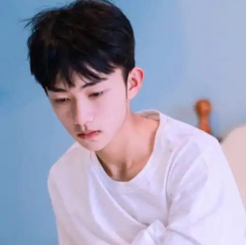 为什么丑男能找到漂亮的女友,拥有3个条件,还怕没女朋友
