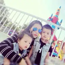 95后辣妈晒亲子照演绎美艳熟女风情万种19
