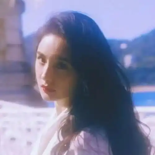 复古女生头像你明明只是个凡人却美成了画中仙
