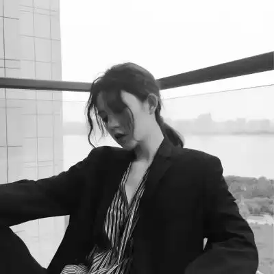 孤独的头像女生头像寂寞伤感图片
