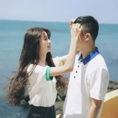 最新小清新一对暧昧00后情头头像
