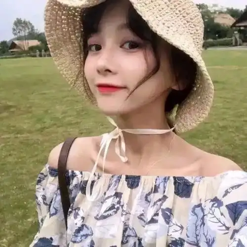 深夜扎心歌曲如果不是爱你,谁愿意做个怪咖
