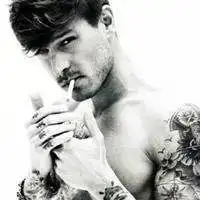 小孩耍酷抽烟搞笑图片微信头像图片大全
