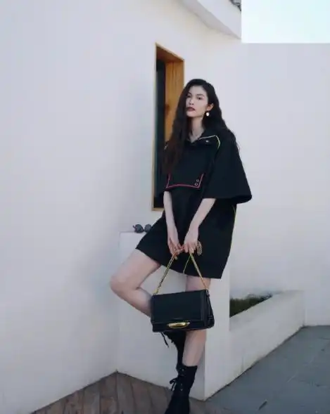 孙怡的薄荷绿开衫百搭小方包这条街上最靓的女真的超级好看
