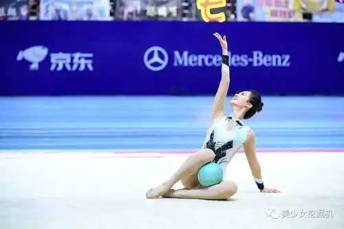 还记得花千骨里的糖宝吗如今四年过去,她变成这样了
