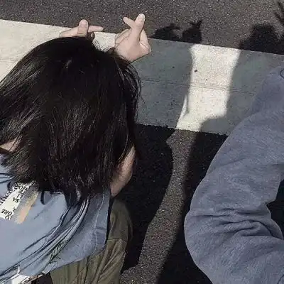 ins真人恩爱情头我在贩卖日落,你情侣头像我要个性网
