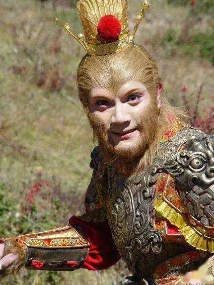 孙悟空除了自己称大圣,为什么怂恿结拜兄弟牛魔王等人也称大圣
