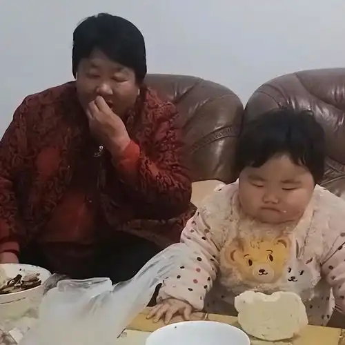 有种遗传叫代代缺点,集3代人的缺点于一身,丑得别具一格
