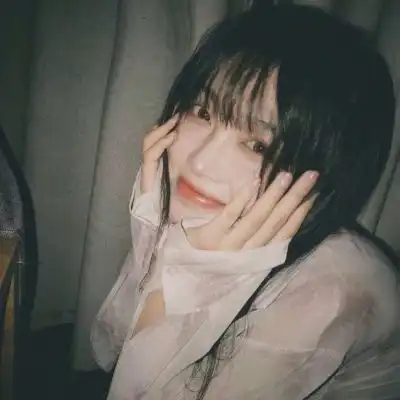 念七魅力成熟女生ins头像
