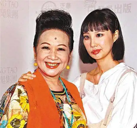 30岁女星身患癌症,无奈公开求助一场大病,可以击溃所有体面
