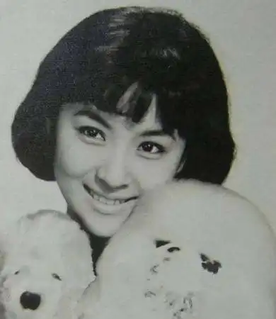 一代玉女办回顾展,前前夫冰释前嫌来助阵,一看原来是谢霆锋爸爸
