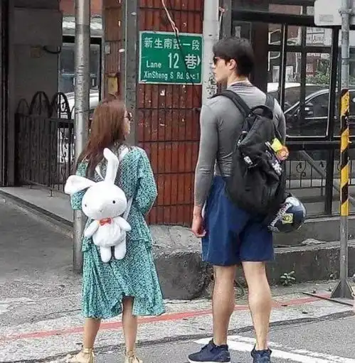 恭喜分手还好没嫁软饭男
