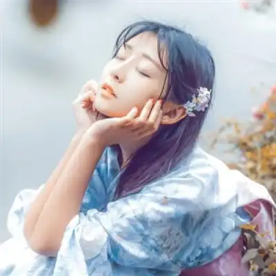 文艺复古女生头像
