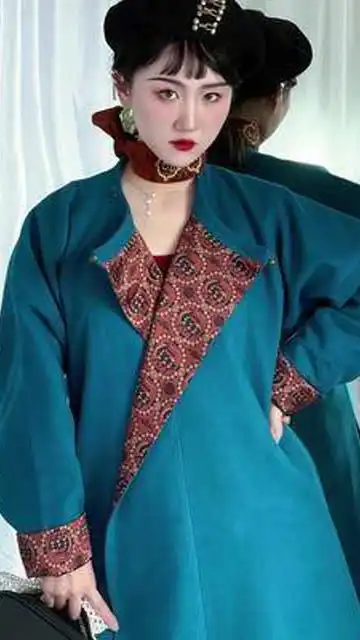 艾特你闺蜜一起来做时髦的汉服女孩好吗秀出新国风高级感穿搭
