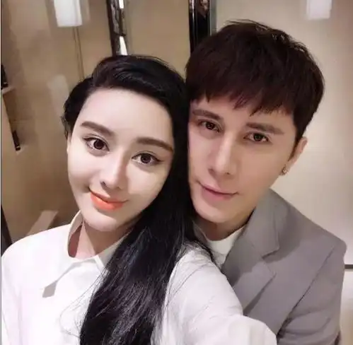 网红孕妇整容成范冰冰,豪门丈夫整成李晨,如今他们孩子长这样
