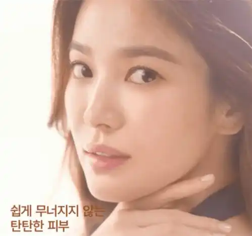 39岁宋慧乔离婚后依然少女感满满,皮肤透亮水嫩发光
