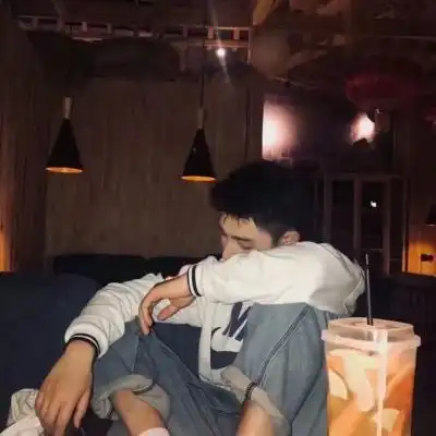 不肤浅的男士网名有内涵的折射可爱点
