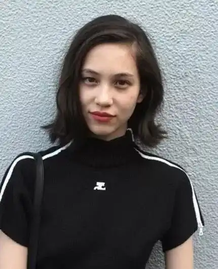 发型对于女生有多重要看看周冬雨郭采洁你就知道了

