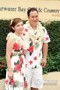 为什么许冠杰的儿子长得那么有创意啊
