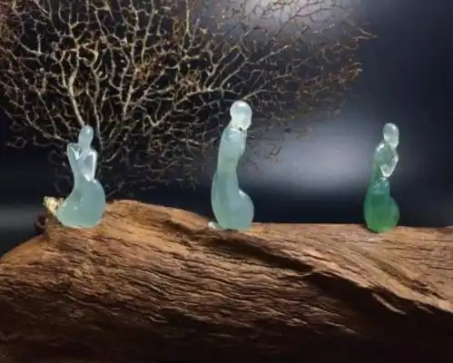 各种翡翠佛及佩戴寓意大全
