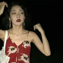 这个微信头像的女生分析一下性格
