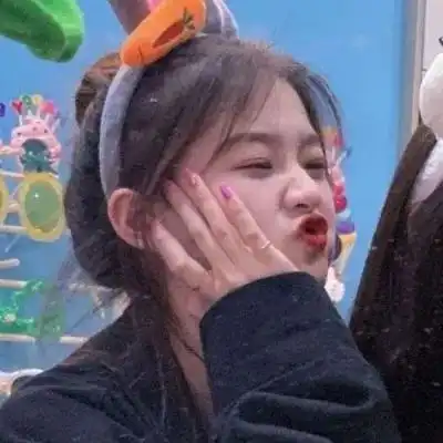 闺蜜头像无论什么时候我都希望你能偏向我这边
